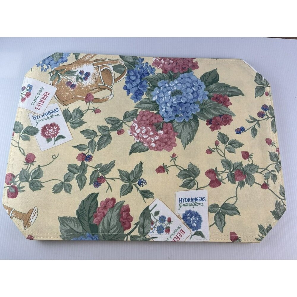 Set 4 Placemats Hydrangea Floral Themed Bardwil Linens Fabric NEW